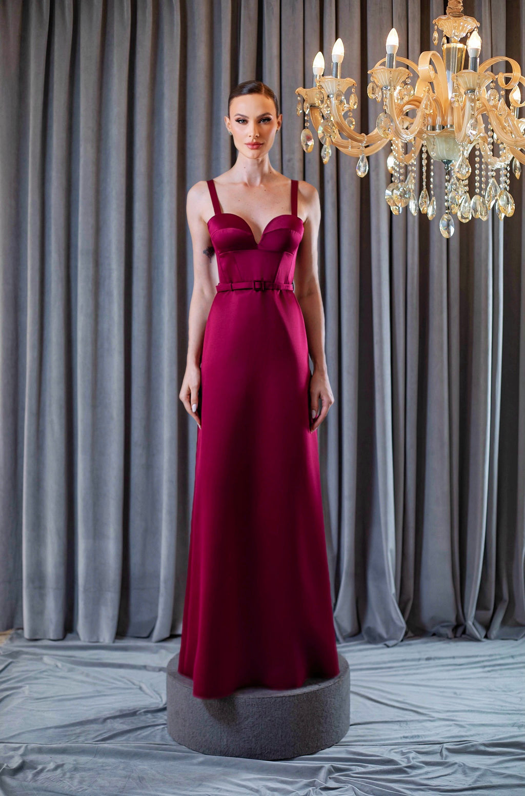 Vestido Longo em Alfaiataria Estruturada