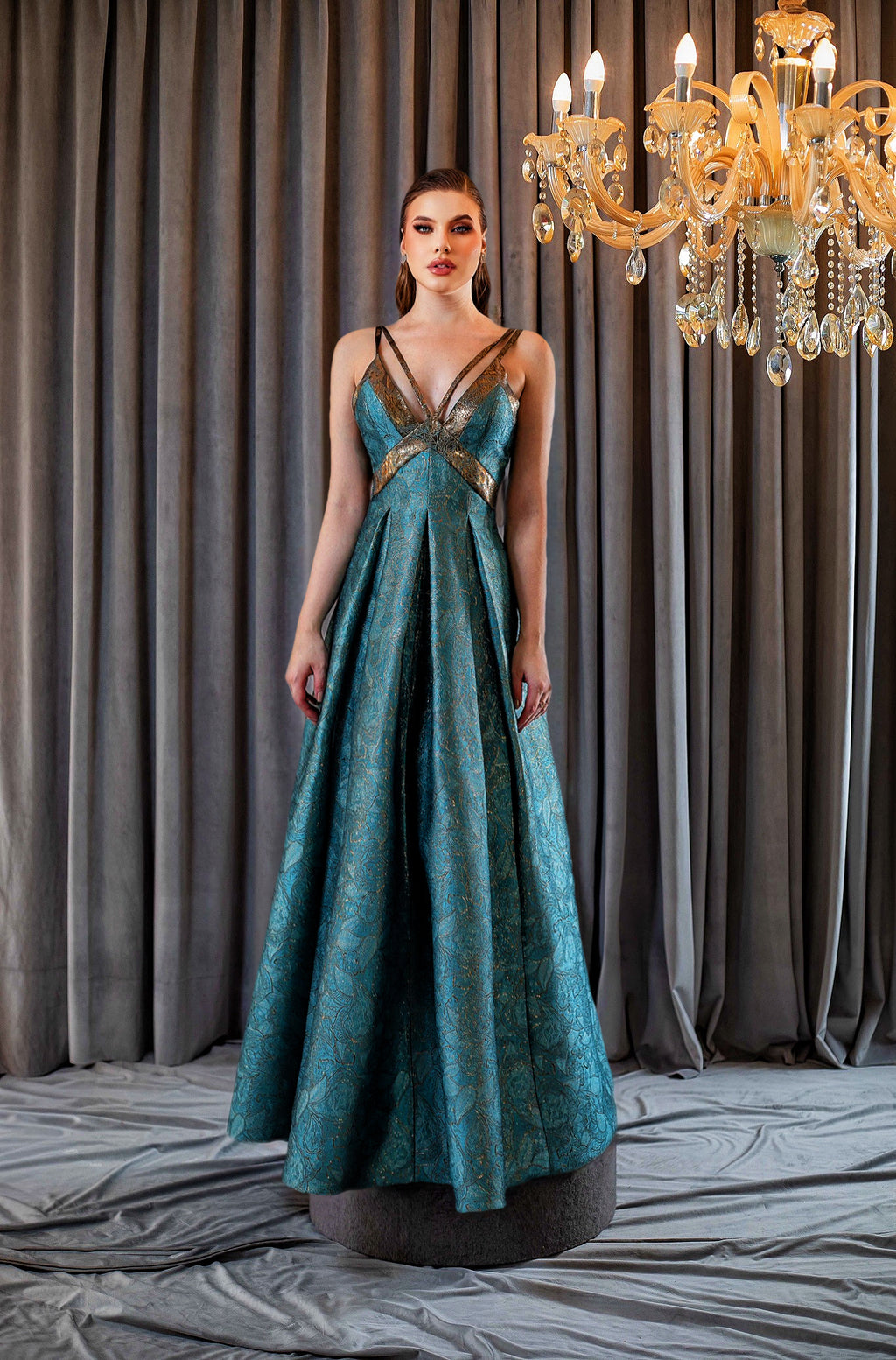 Vestido Longo em Jacquard Azul e Dourado