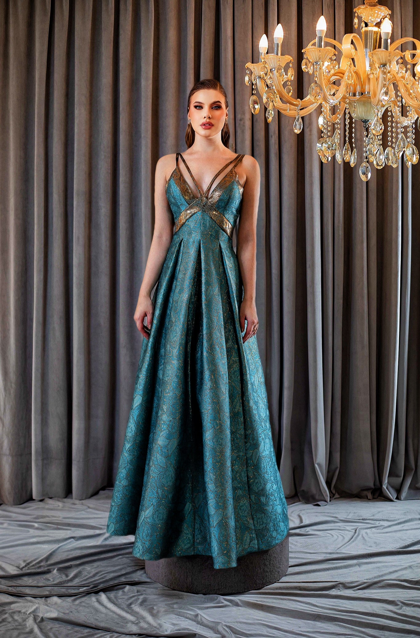 Vestido Longo em Jacquard Azul e Dourado