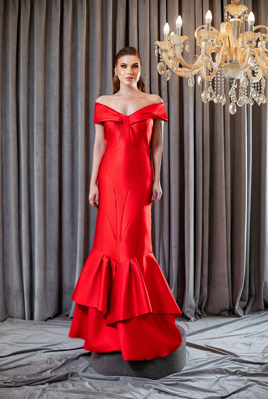 Vestido Longo Vermelho em Zibeline com Corte Sereia