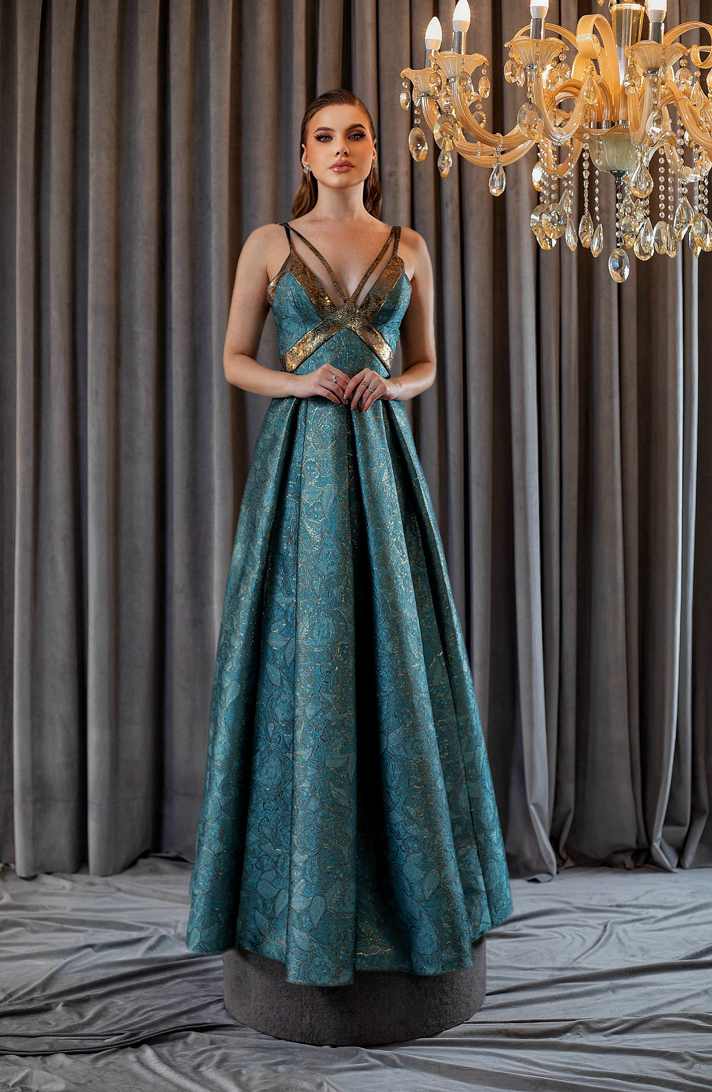 Vestido Longo em Jacquard Azul e Dourado