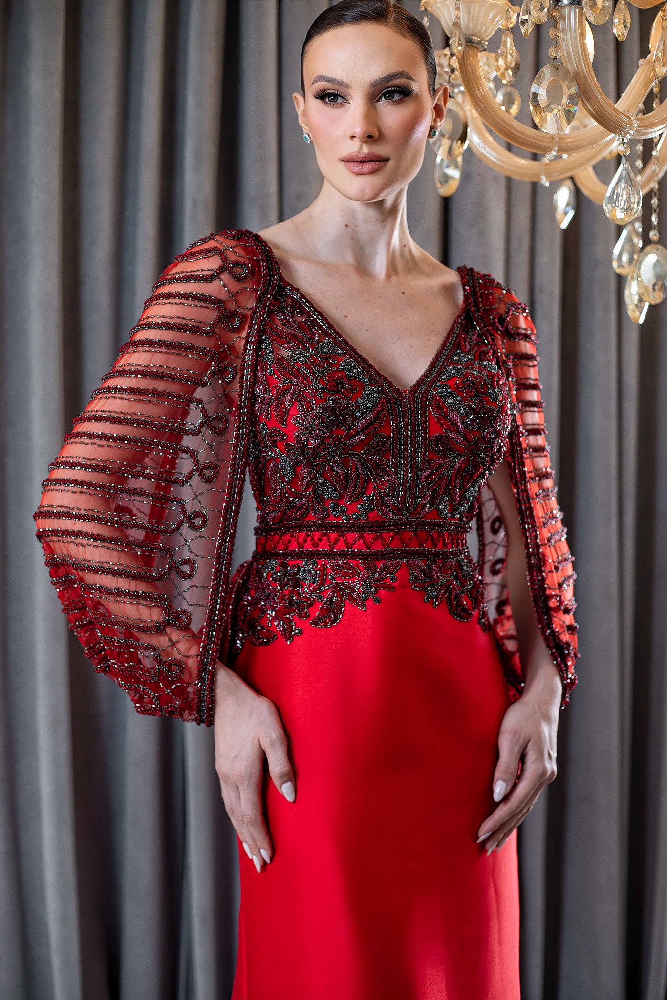 Vestido Longo em Zibeline com Bordados Tridimensionais em Cristais