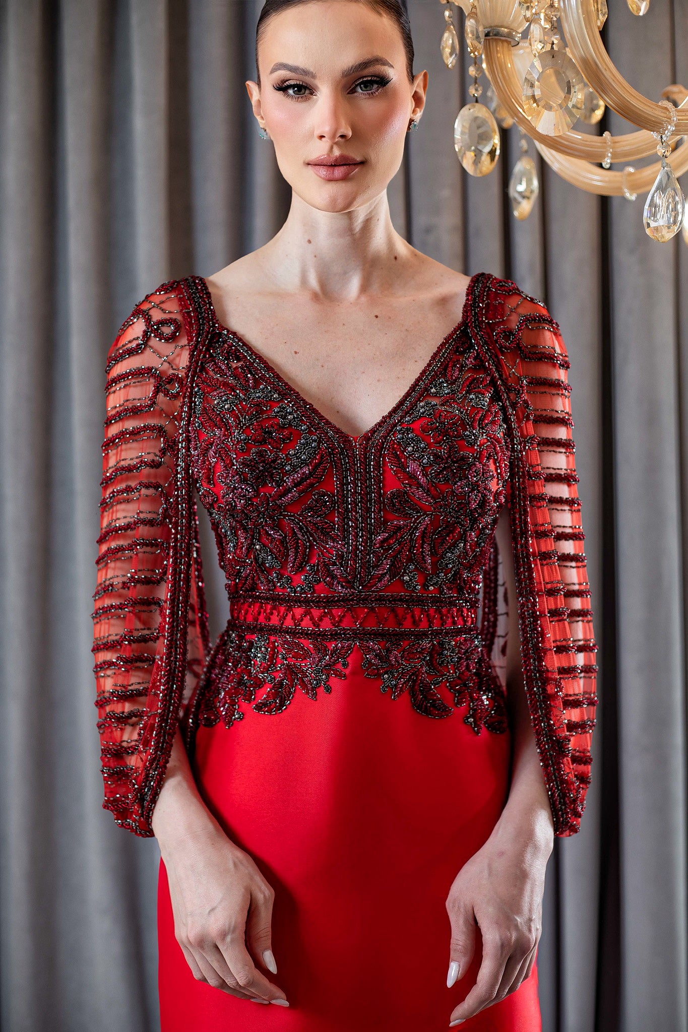 Vestido Longo em Zibeline com Bordados Tridimensionais em Cristais