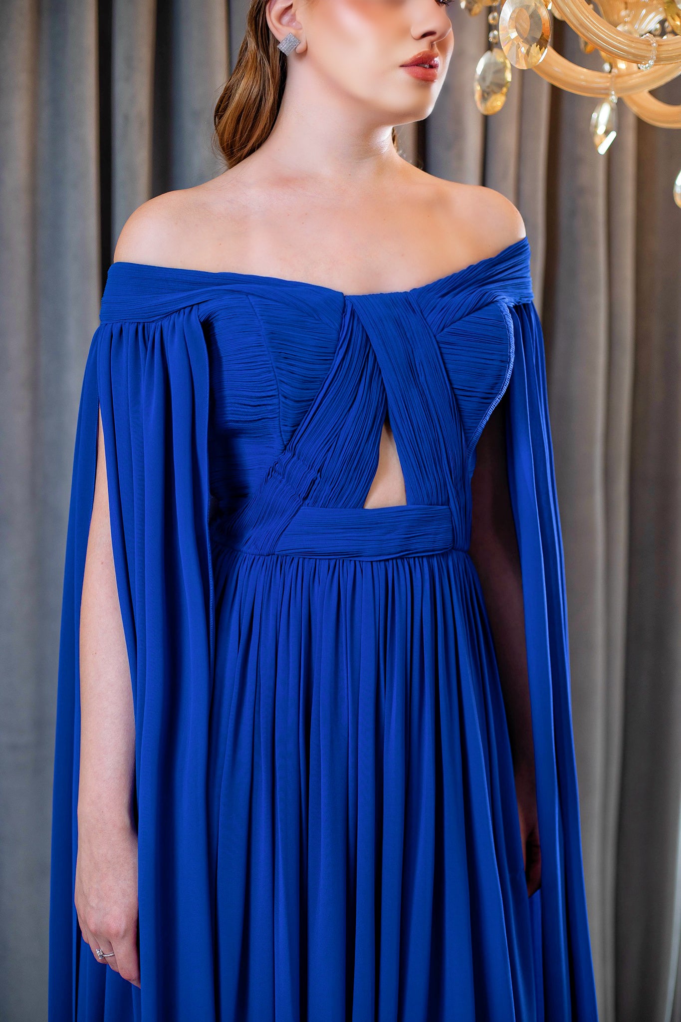 Vestido Longo em Musseline com Decote Ombro a Ombro e Mangas Esvoaçantes