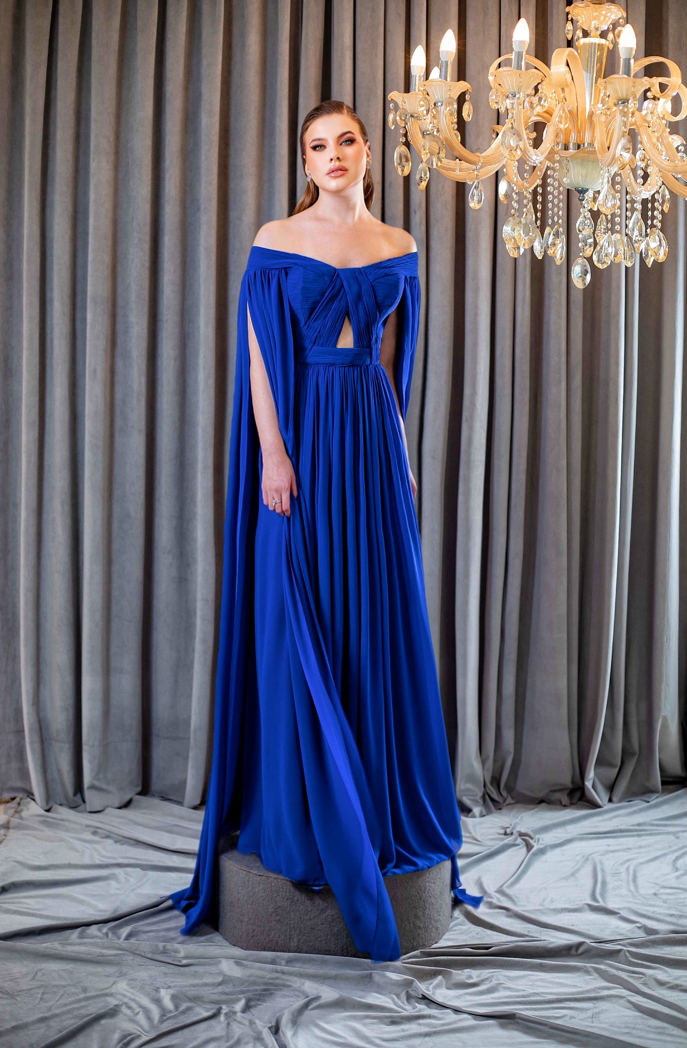 Vestido Longo em Musseline com Decote Ombro a Ombro e Mangas Esvoaçantes